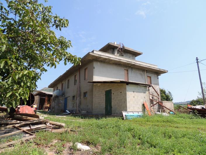 Image No.19-6 Bed Farmhouse for sale