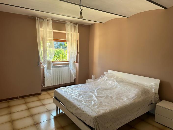 Image No.16-3 Bed Property for sale