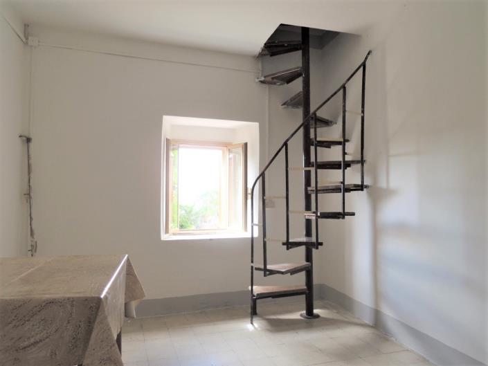 Image No.18-2 Bed House for sale