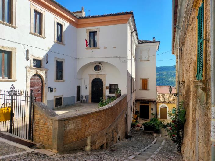 Image No.36-2 Bed House for sale