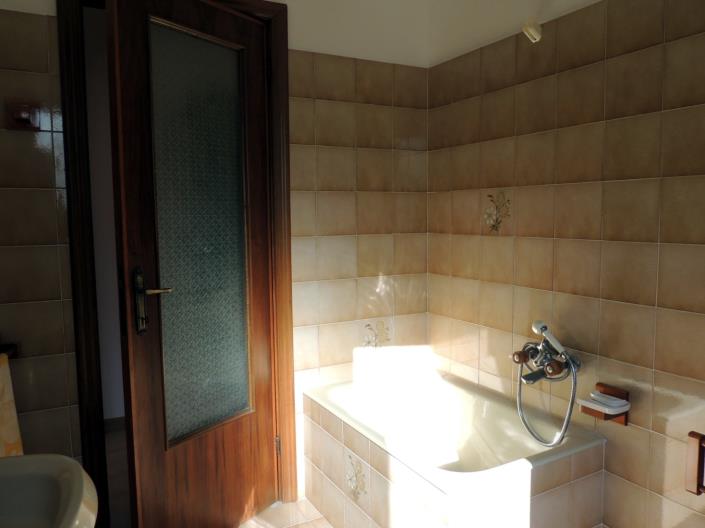 Image No.14-2 Bed Villa / Detached for sale