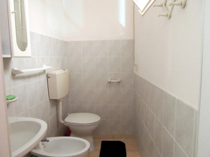 Image No.8-2 Bed House for sale