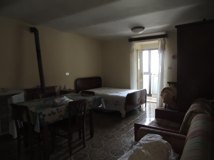 Image No.7-2 Bed Townhouse for sale