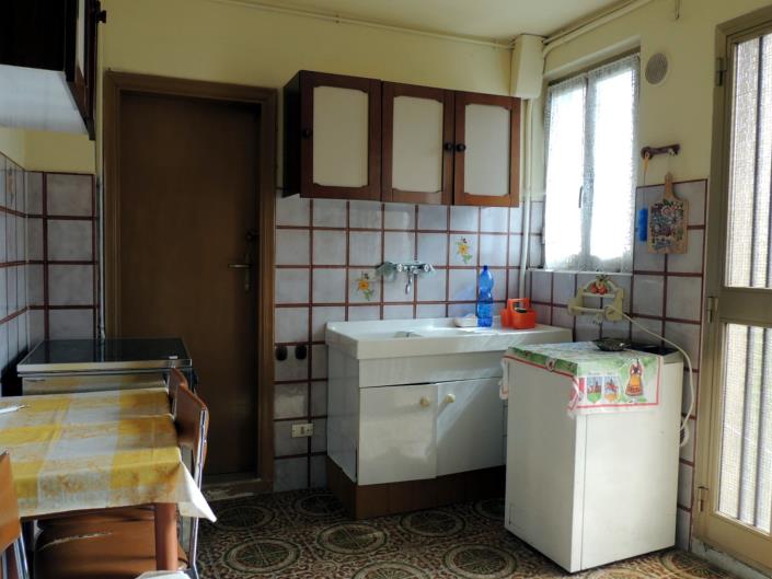 Image No.8-2 Bed Townhouse for sale