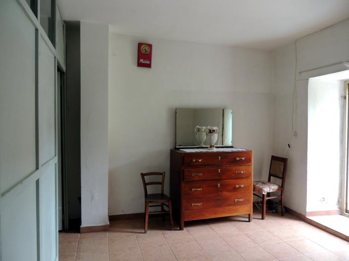 Image No.12-2 Bed Townhouse for sale