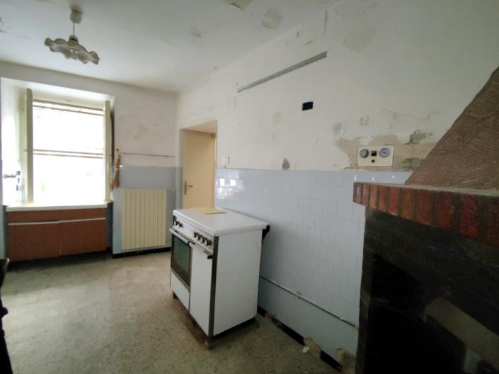 Image No.8-2 Bed House for sale