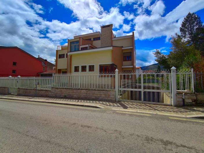 Image No.6-5 Bed Villa / Detached for sale