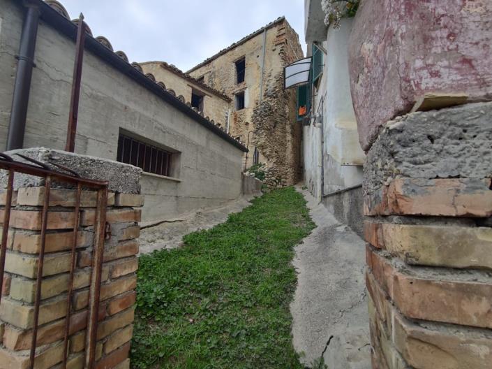 Image No.11-2 Bed Country House for sale