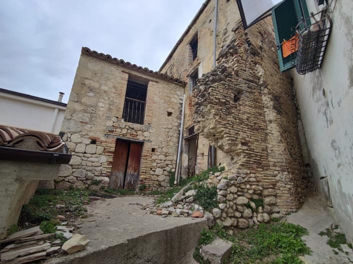 Image No.12-2 Bed Country House for sale