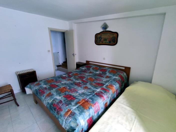 Image No.14-3 Bed House for sale