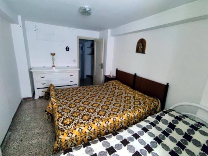 Image No.13-3 Bed House for sale