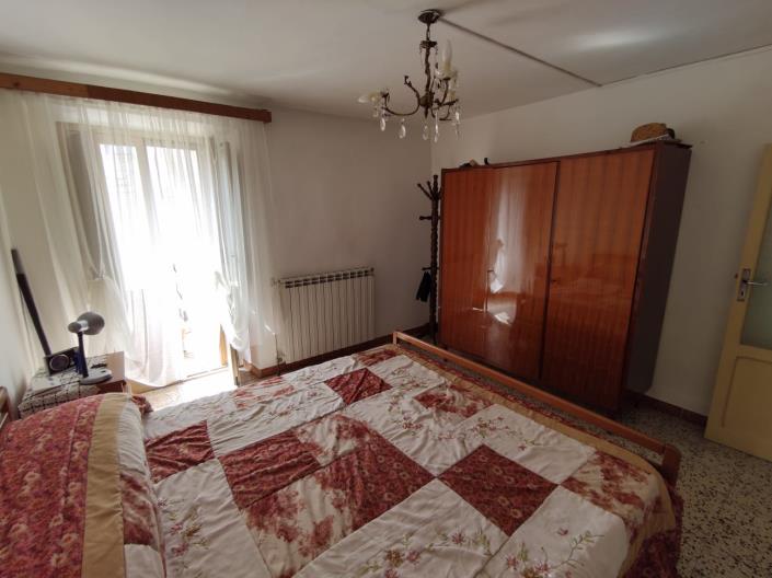 Image No.9-2 Bed House for sale