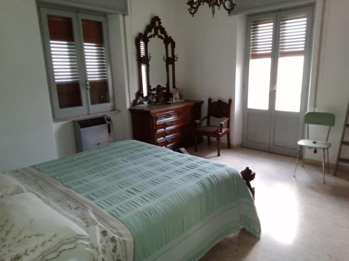 Image No.17-5 Bed Villa / Detached for sale