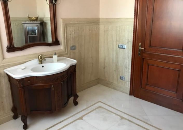 Image No.21-5 Bed Villa for sale