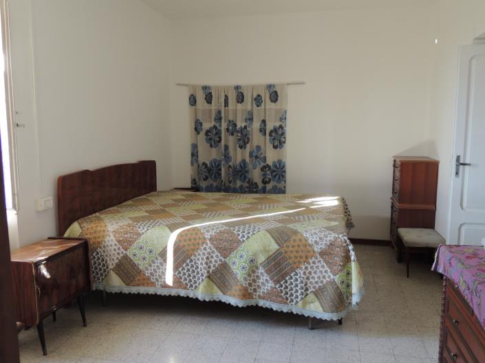 Image No.11-2 Bed House for sale