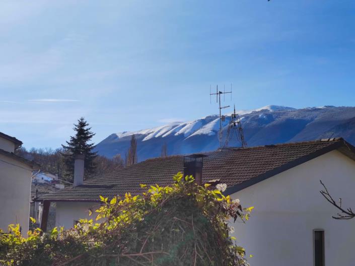 Image No.8-4 Bed House for sale