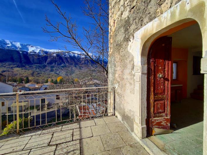 Image No.9-4 Bed House for sale