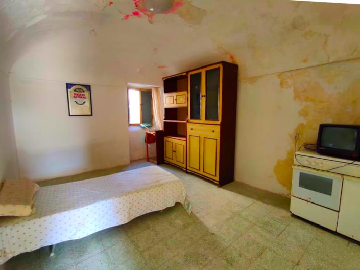 Image No.21-4 Bed House for sale