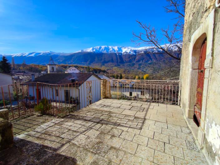 Image No.26-4 Bed House for sale