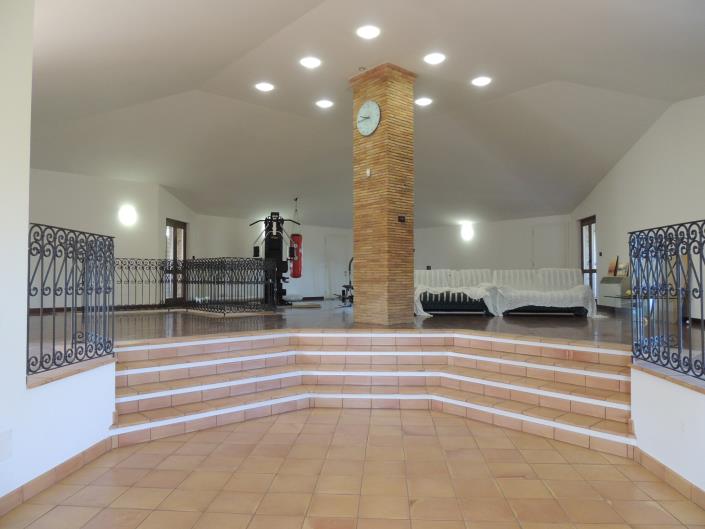 Image No.25-7 Bed Villa for sale