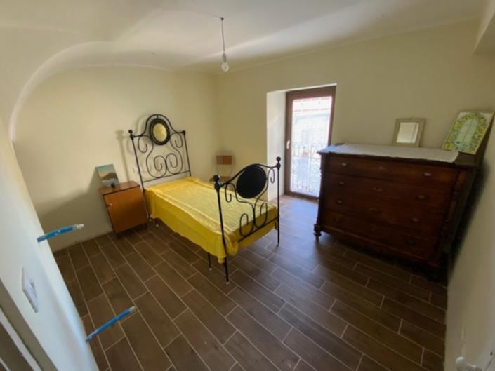 Image No.12-3 Bed House for sale