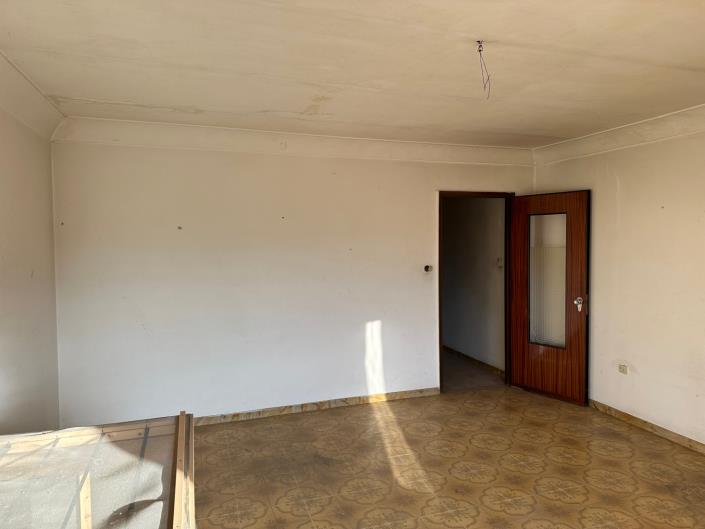 Image No.13-2 Bed Property for sale