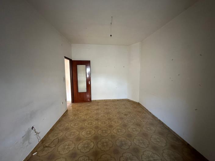 Image No.15-2 Bed Property for sale