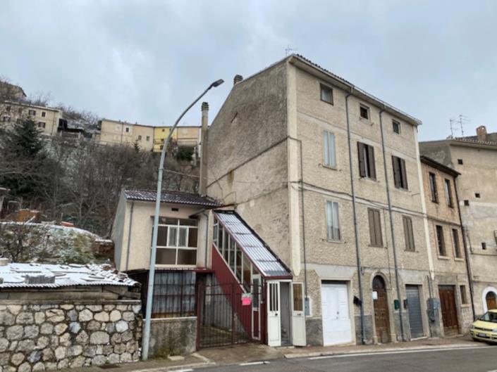 Image No.1-4 Bed Property for sale