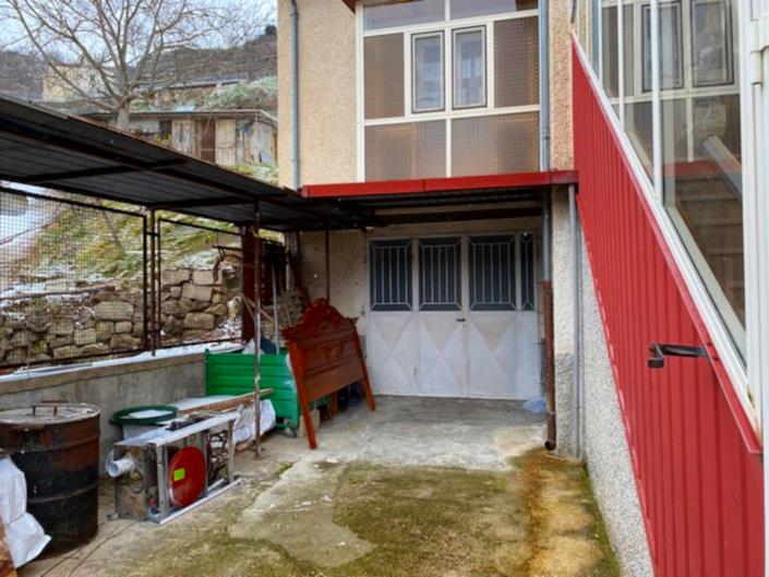 Image No.4-4 Bed Property for sale