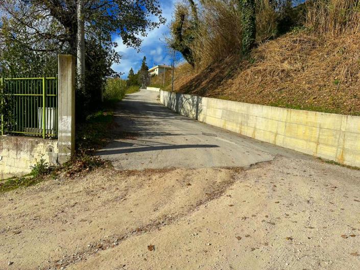 Image No.3-3 Bed Property for sale