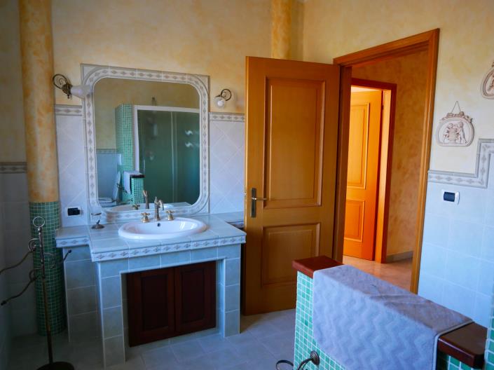 Image No.18-4 Bed Villa for sale