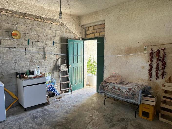 Image No.39-4 Bed Country House for sale