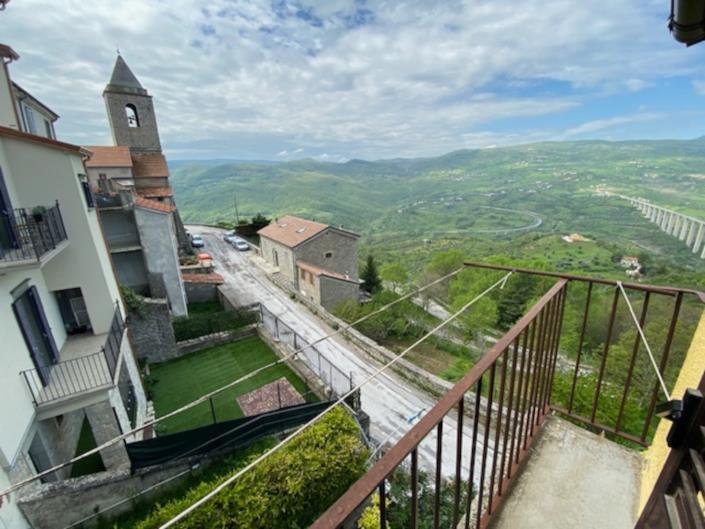 Image No.14-5 Bed Property for sale