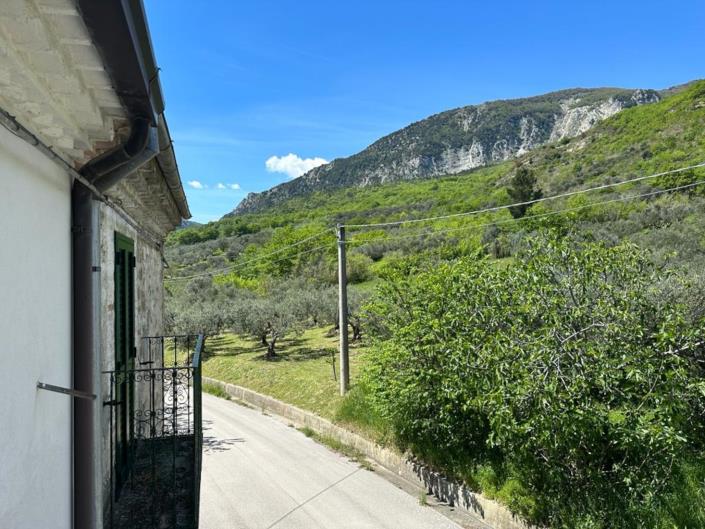 Image No.15-2 Bed House for sale