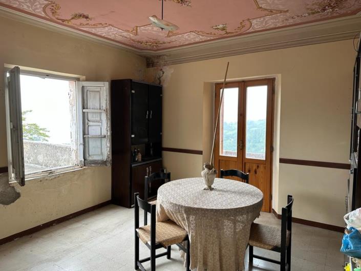 Image No.15-4 Bed Property for sale