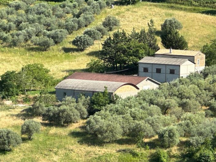 Image No.27-4 Bed Farmhouse for sale