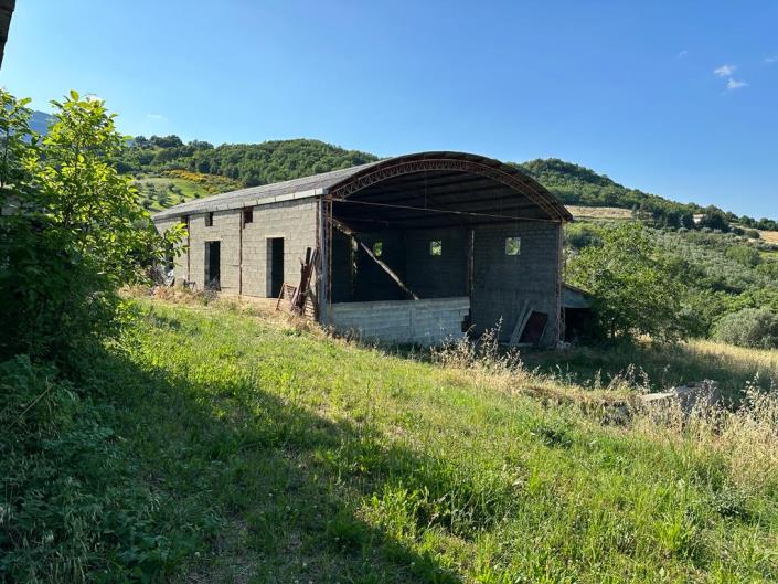 Image No.29-4 Bed Farmhouse for sale