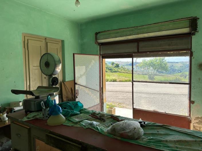 Image No.18-4 Bed House for sale