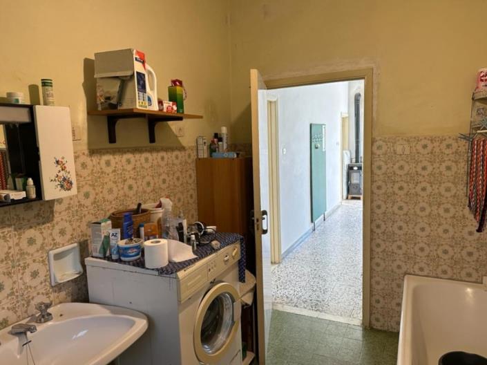 Image No.17-4 Bed House for sale