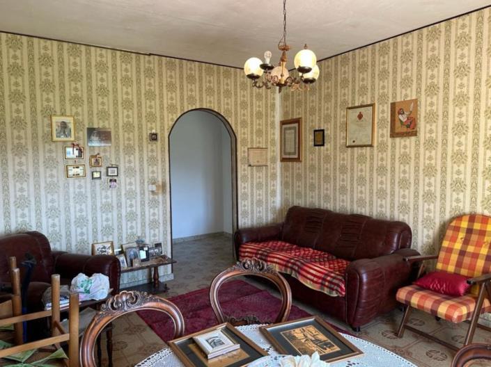 Image No.6-4 Bed House for sale