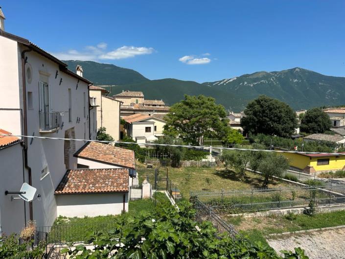 Image No.5-3 Bed House for sale