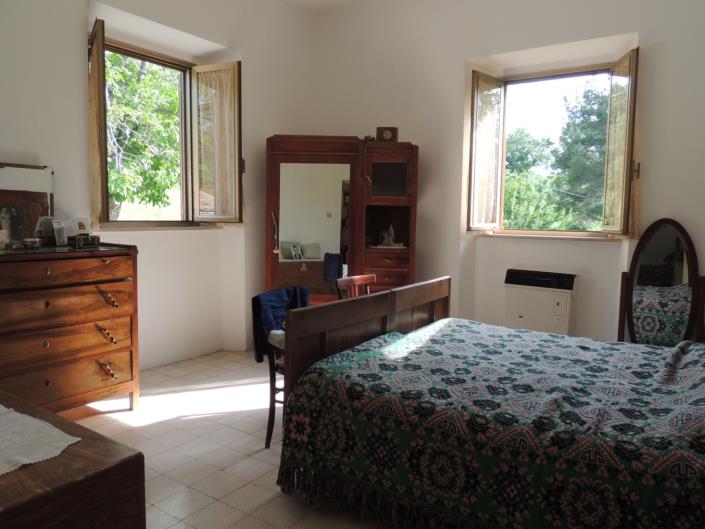 Image No.10-3 Bed Country Property for sale