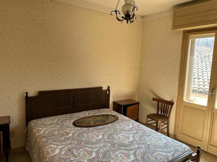 Image No.17-4 Bed Property for sale