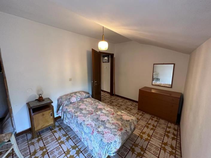 Image No.15-2 Bed House for sale