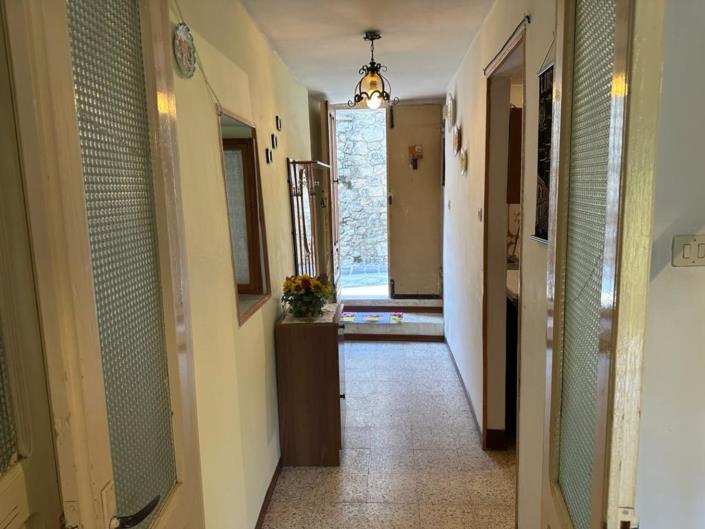 Image No.12-2 Bed House for sale