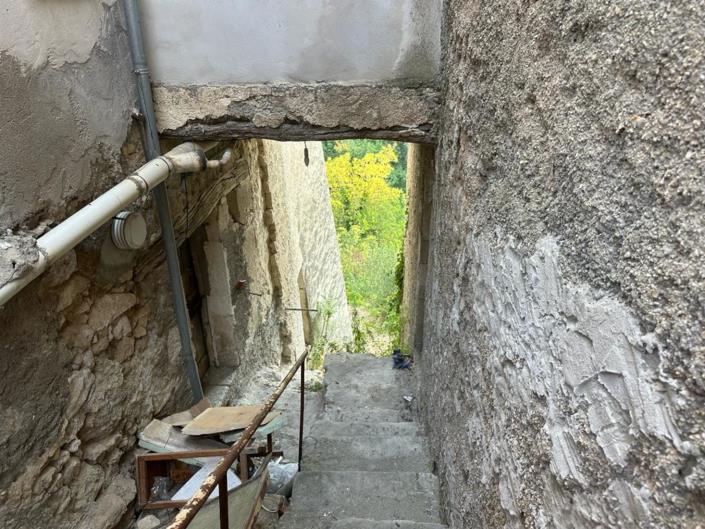 Image No.28-2 Bed House for sale