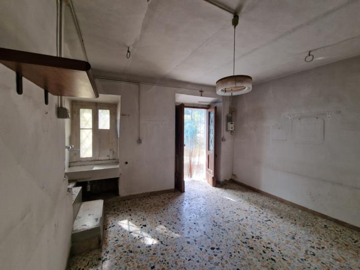 Image No.7-1 Bed House for sale