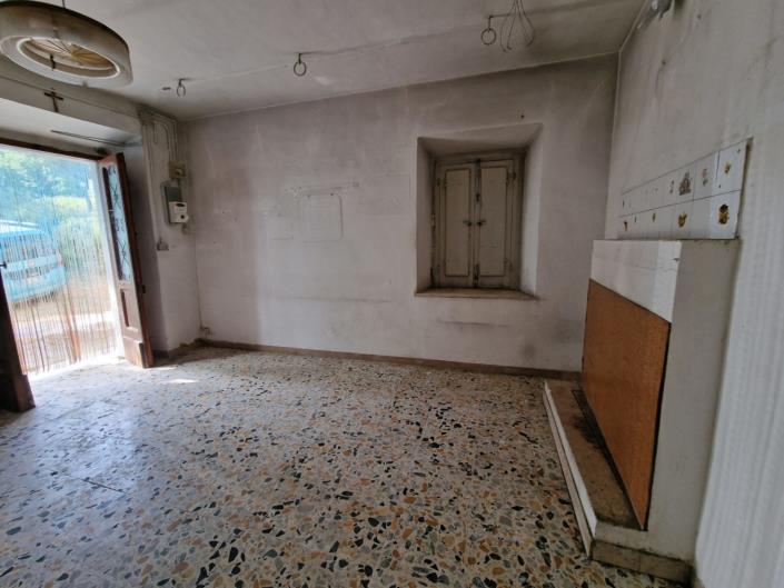 Image No.9-1 Bed House for sale