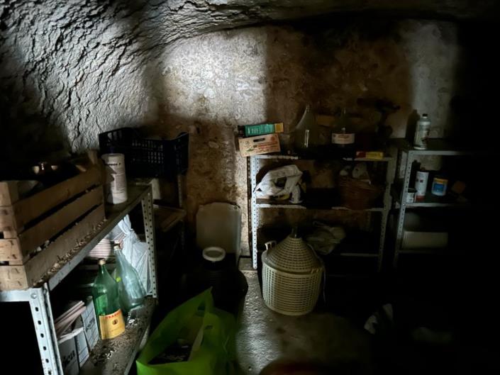 Image No.19-1 Bed House for sale