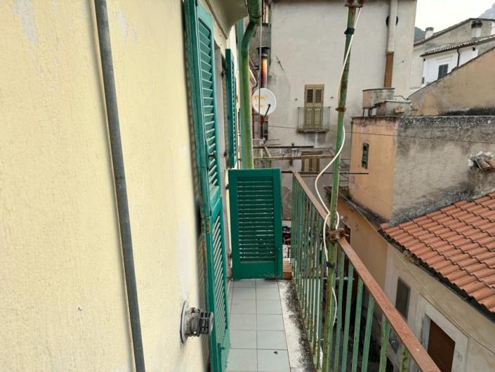 Image No.14-1 Bed House for sale